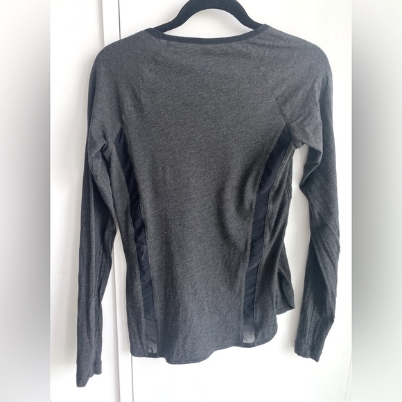 Lolë Stretchy Sports Top with mesh panel details - Picture 2 of 2